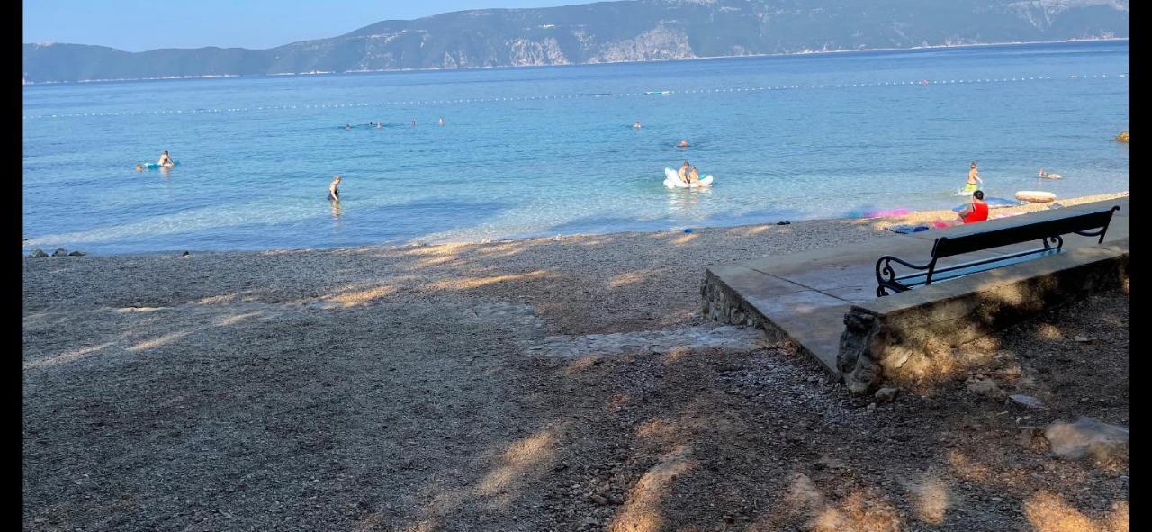 Villa Mira ***** Pinezići Eksteriør billede