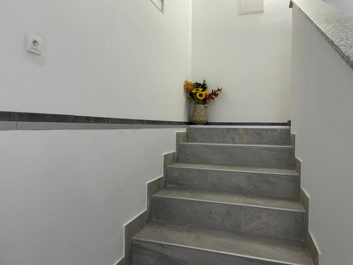 Villa Mira ***** Pinezići Eksteriør billede