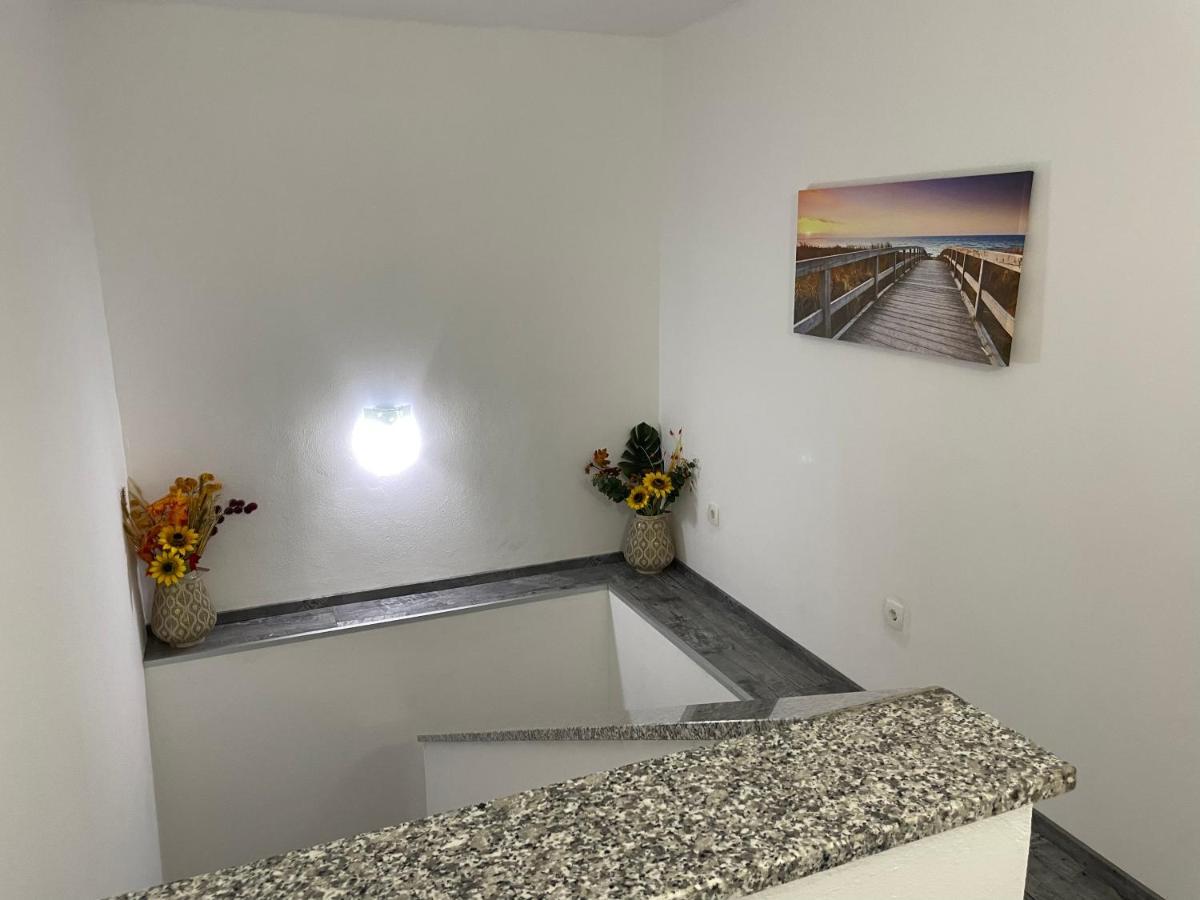 Villa Mira ***** Pinezići Eksteriør billede