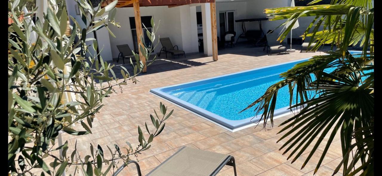 Villa Mira ***** Pinezići Eksteriør billede