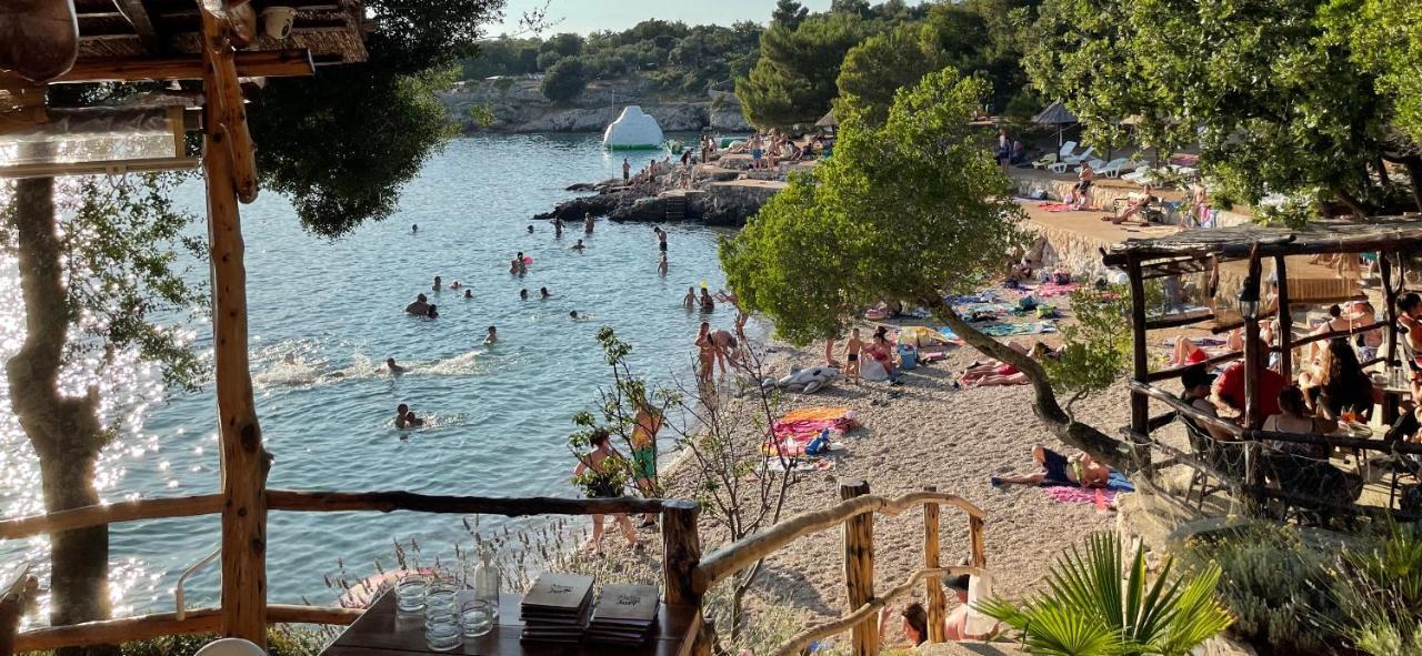 Villa Mira ***** Pinezići Eksteriør billede