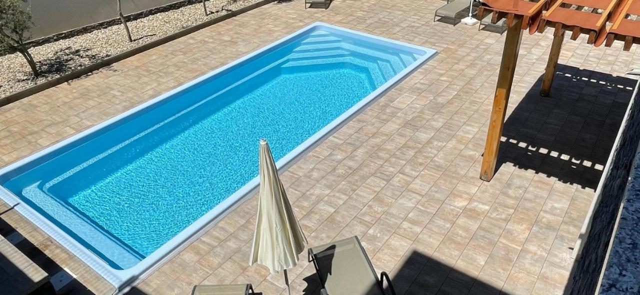 Villa Mira ***** Pinezići Eksteriør billede