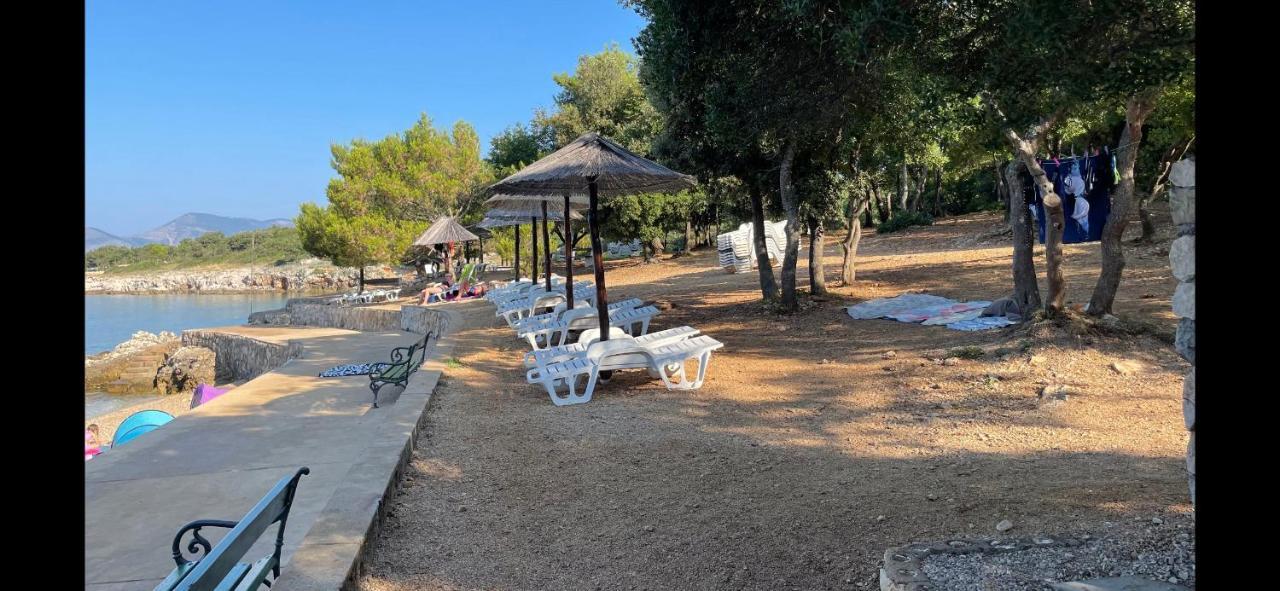 Villa Mira ***** Pinezići Eksteriør billede